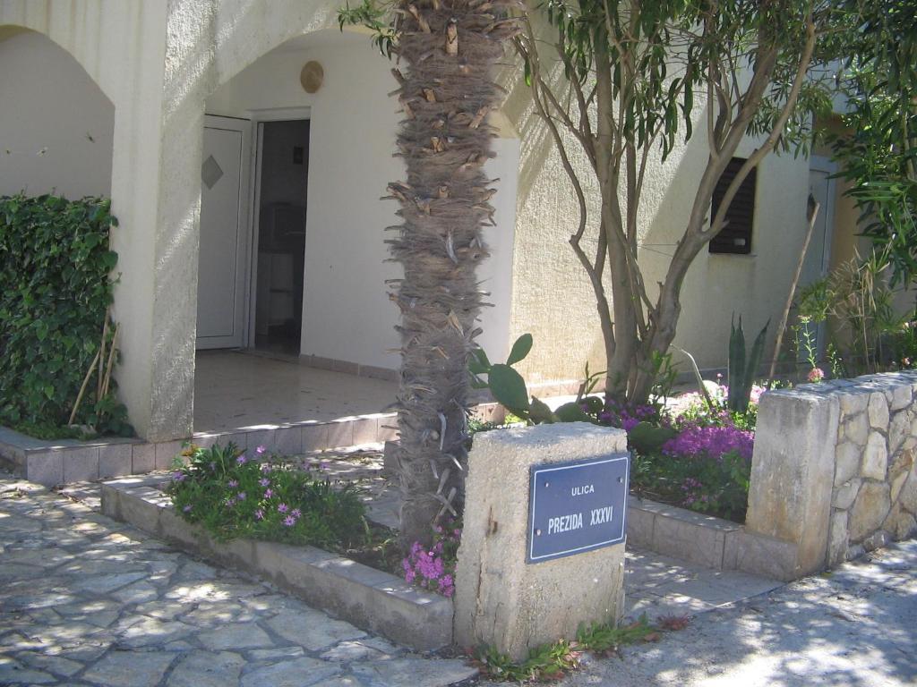 Apartments Palma Vir Bagian luar foto
